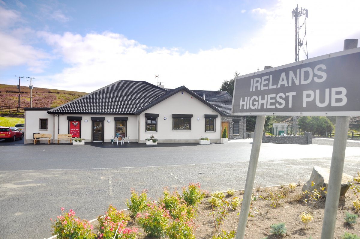 Ponderosa Glenshane Pass LDerry highest Pub In Ireland SAM